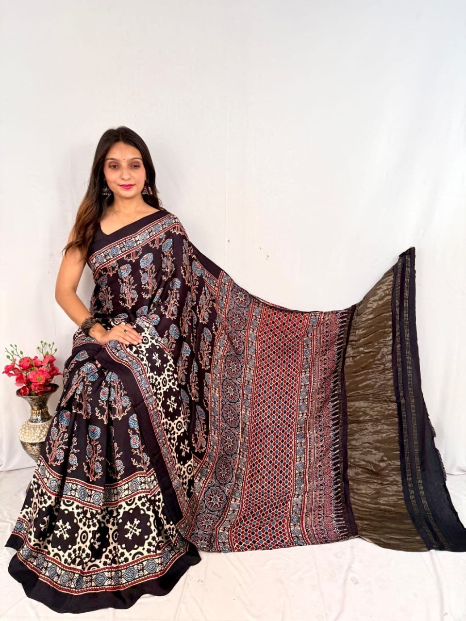 Raahi Ajrakh Saree
